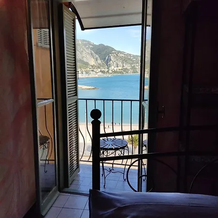 A Due Passi Dal Mare *